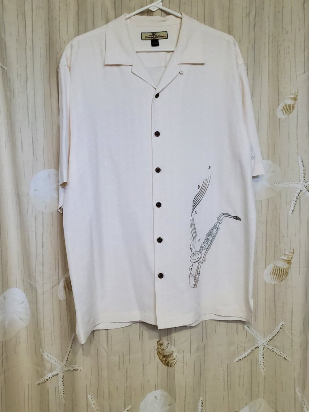 TOMMY BAHAMA MENS SHORT SLEEVE SILK SHIRT WITH SAXOPHONE ARTWORK..MEDIUM